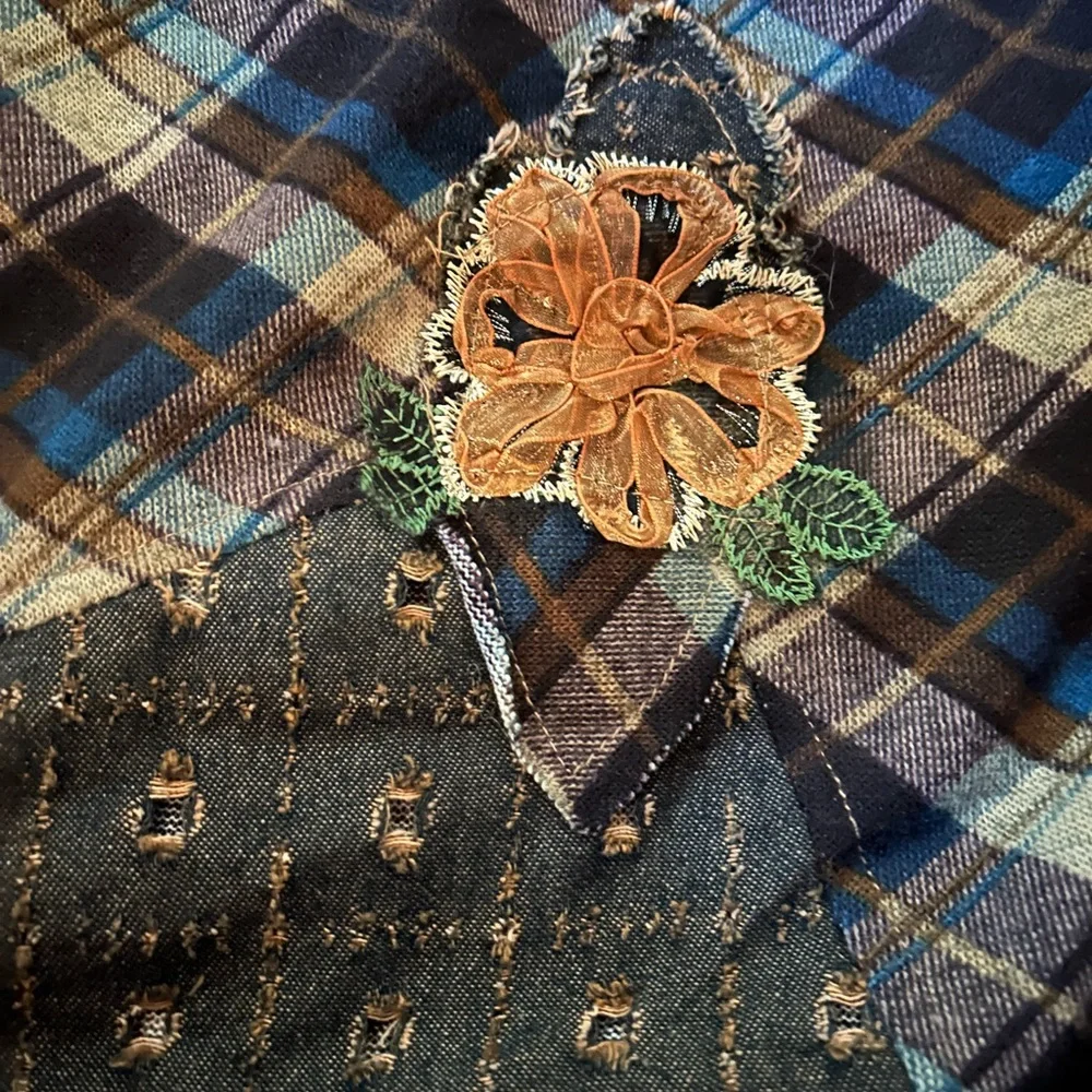 Simply Couture flannel Textured long shirt - Picture 6 of 9